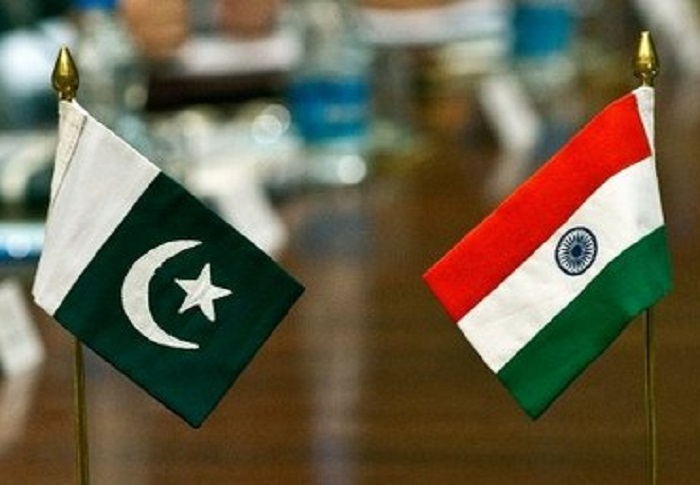 India Pak Flag 1 आतंकियों को पनाह देता है पाकिस्तान: भारत