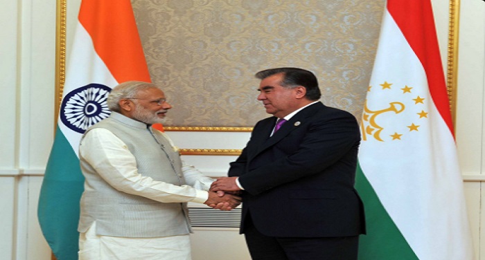 Pm Modi With Rahmon पीएम मोदी ताशकंद में बेलारूस, ताजिकिस्तान के राष्ट्रपति से मिले