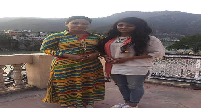 hina shivangi पर्दे की हॉटेस्ट मॉम हैं हिना खान: शिवांगी जोशी