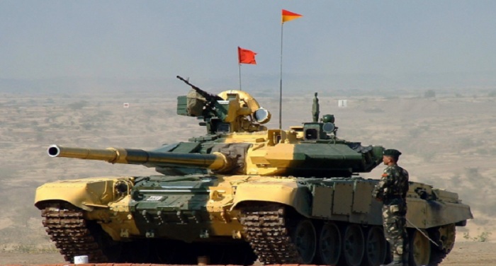 Indian Tank भारत ने चीनी सीमा पर तैनात किए युद्धक टैंक, चीन बोला निवेश पर पड़ेगा असर