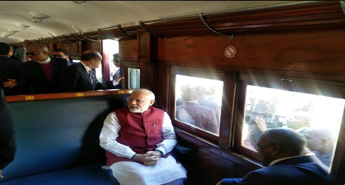 Modi Train जिस स्टेशन में हुआ था गांधी का अपमान वहां हुआ मोदी सम्मान (वीडियो)