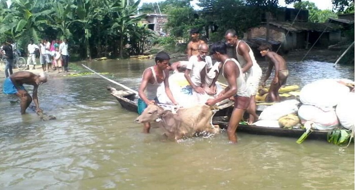 Bihar बिहार में बाढ़ पीड़ित रोटी के लिए कर रहे जद्दोजहद