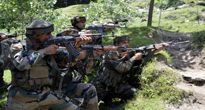 Jammu 01 घाटी में सेना के जवानों ने मार गिराए 4 आतंकवादी