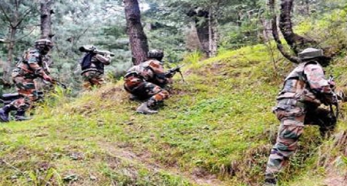firing again started in LoC army arrested the suspect पाक ने जम्मू -कश्मीर के राजौरी सेक्टर में की गोलीबारी, एक जवान शहीद