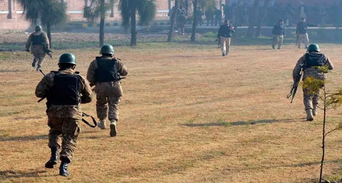 pakista जम्मू-कश्मीर: कुलगाम में पुलिस-सीआरपीएफ की पेट्रोलिंग टीम पर फायरिंग