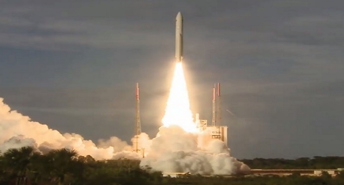 ISRO successfully launches GSAT 18 जीसैट-18 का इसरो ने किया सफलतापूर्वक प्रक्षेपण