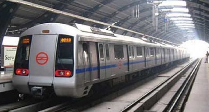 Metros first train will arrive on November 20 in Lucknow नए साल से कैशलेश होंगे दिल्ली मेट्रो स्टेशन