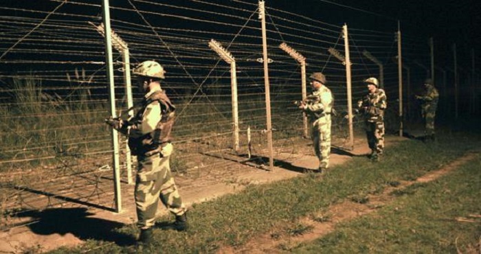bsf पंजाब: BSF ने गुरदासपुर सेक्टर में भारत सीमा में घुसपैठ कर रहे पाकिस्तानी को किया ढेर