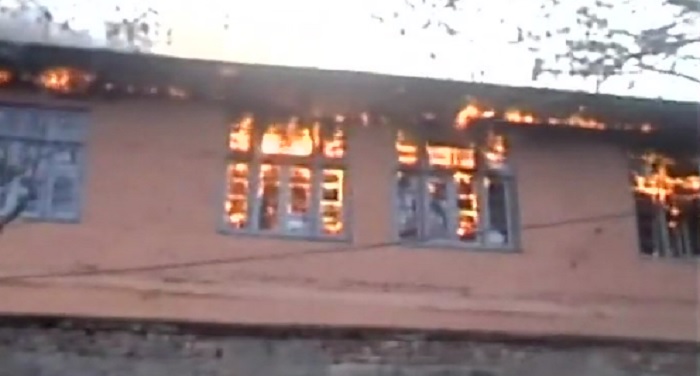 school fire कश्मीर में हिंसा के चलते फिर आग के हवाले हुआ स्कूल