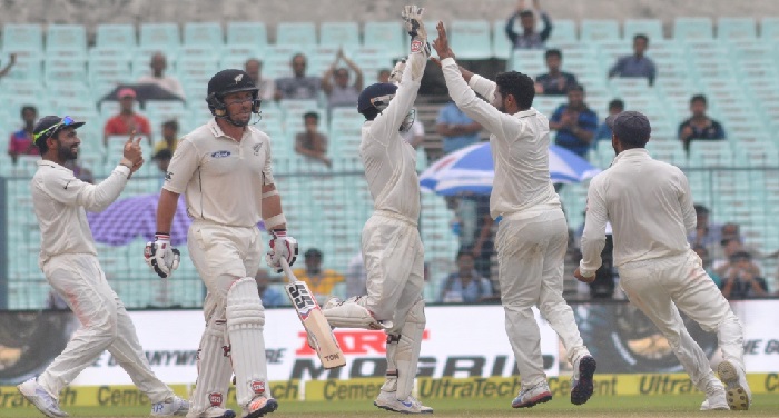 test match कोलकाता टेस्ट : न्यूजीलैंड की पहली पारी 204 पर सिमटी