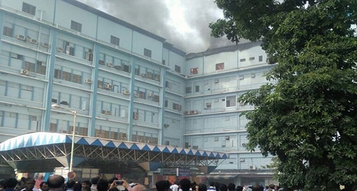 Kolkata कोलकाता के एसएसकेएम सरकारी अस्पताल में लगी आग