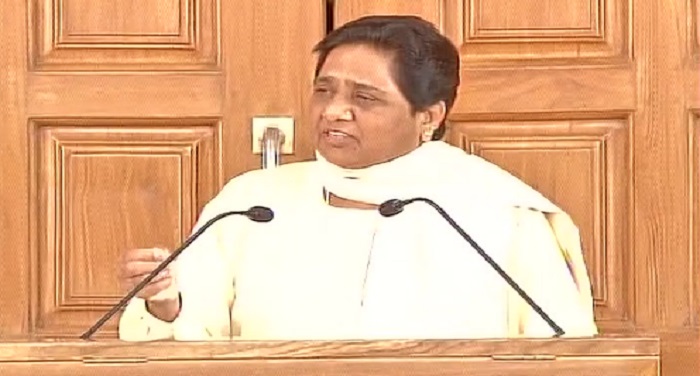 Mayawati 1 नोटबंदी के फैसले को लेकर मैडम माया ने फिर की पीएम से गुहार