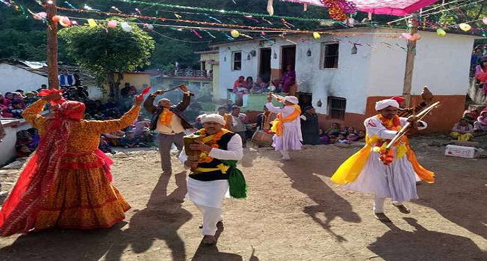 PANDAV आज भी मनोरंजन के लिए पहाड़ पर होता है पांडव नृत्य