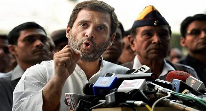 Rahul gandhi 1 नोटबंदी के खिलाफ धरने पर बैठे राहुल, प्रधानमंत्री को संसद में बुलाने की मांग
