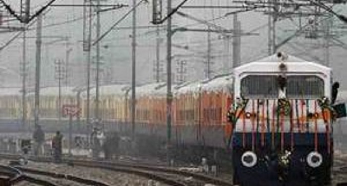 indian railway गोरखपुर से हैदराबाद की यात्रा करने वालों को रेल की सौगात