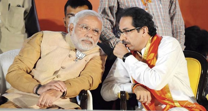 pm with uddhav शिवसेना ने पीएम मोदी के नोटंबदी के फैसले पर उठाए कई सवाल