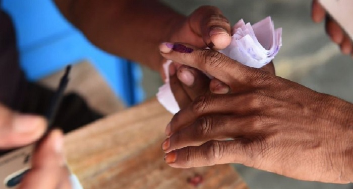voting 1 तमिलनाडु में 3 विधानसभा सीटों के लिए मतदान जारी, 81 उम्मीदवार आमने-सामने