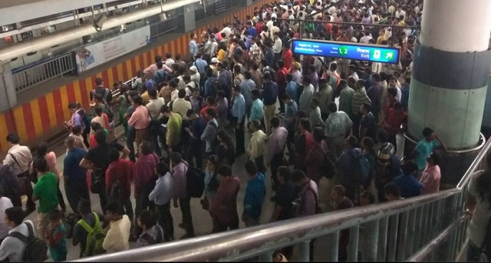 Metro राजीव चौक स्टेशन पर चली पोर्न क्लिप, डीएमआरसी ने दिये जांच के आदेश