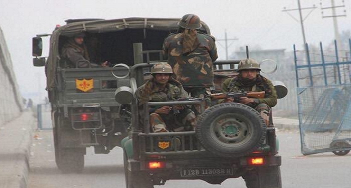sena 1 पंपोर में सेना के काफिले पर आतंकी हमला, 3 जवान शहीद
