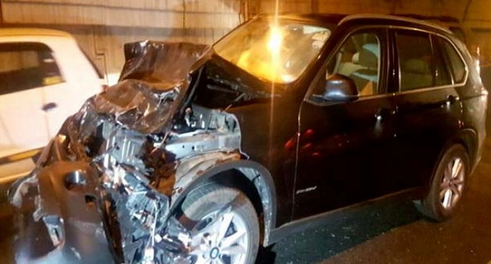 car accident दिल्ली में बेकाबू हुई कार की रफ्तार, BMW और वैगनआर की टक्कर