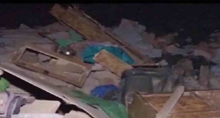 gaziyabad गाजियाबादः दो मंजिला इमारत गिरने से 5 लोगों की मौत
