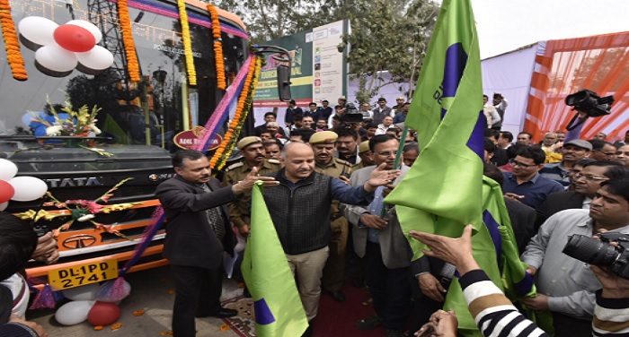 MANISH SISODIA दिल्लीवासियों को मिला 100 नई DTC बसों का तोहफा