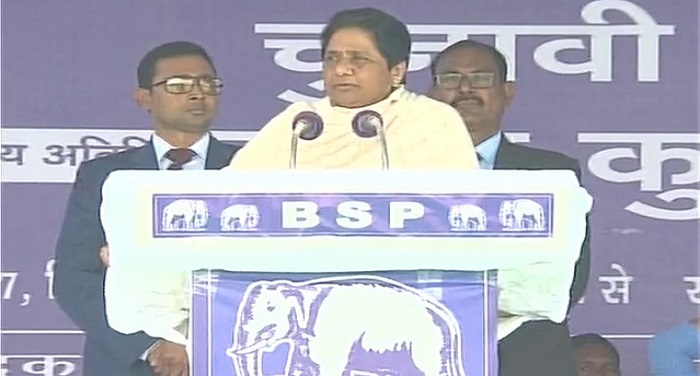 Mayawati 1 जुमलेबाजी और गुंडाराज से मुक्ति चाहती है जनताः हमीरपुर में मायावती