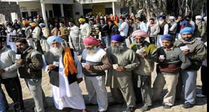Punjab 1 पंजाब चुनावः दिग्गजों की किस्मत ईवीएम में कैद, हुई 70 फीसदी वोटिंग