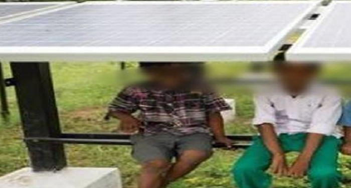 children गांव वालों की मदद से मानव तस्कर के चंगुल से छूटे 2 बच्चे