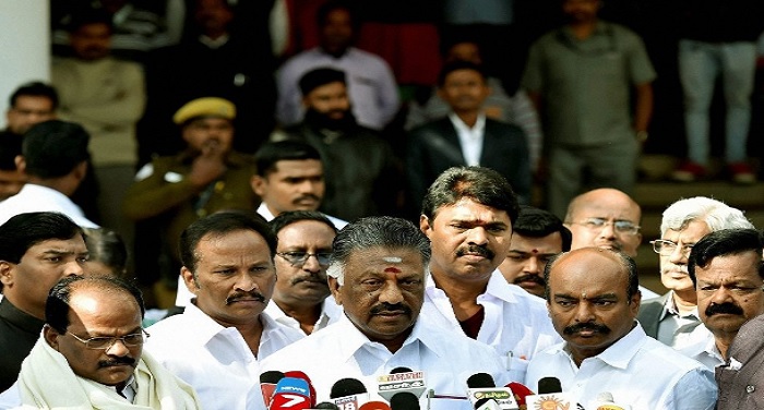 panner तमिलनाडु में कुर्सी की जंगः पन्नीरसेल्वम को मिला 5 विधायक का साथ