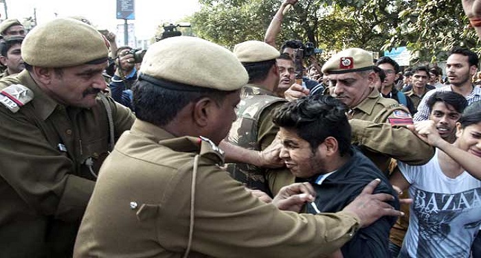 Ramjas रामजस मामले पर तीस हजारी कोर्ट ने दिल्ली पुलिस से 30 मार्च तक रिपोर्ट मांगी