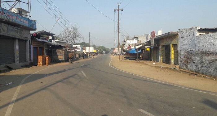 lakhimpur 2 चुनाव के बीच लखीमपुर में फैला तनाव, प्रशासन ने लगया कर्फ्यू