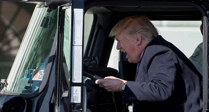 trump जब अमेरिका के राष्ट्रपति डोनाल्ड ट्रंप ने चलाया ट्रक