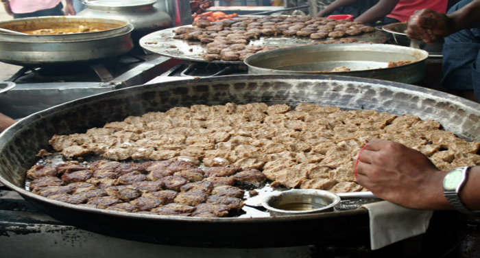 tundey kabbai अवैध बूचड़खानों पर बैन का असर दिखा टुंडे कबाबों पर !