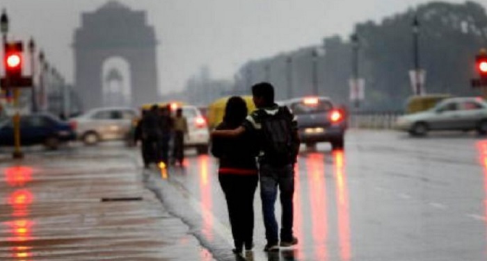 RAIN बारिश की फुहार ने बदला दिल्ली का मिजाज