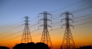 electricity poll देश में लगातार गहराता जा रहा है बिजली का संकट, सप्लाई में हो रही भारी कमी