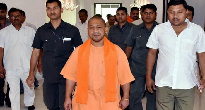 yogi adityanath 1 2 सीएम योगी के आवास में सुरक्षा प्रभारी समेत 18 पुलिस कर्मी नदारद मिले