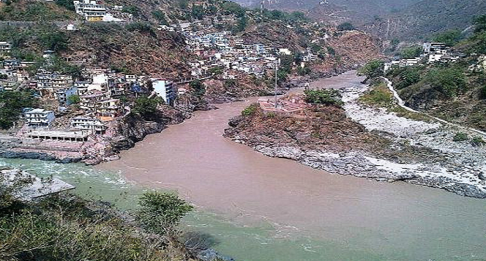 alak अलकनंदा नदी के कटाव से खतरे में आया बद्रीशपुरी