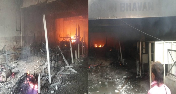 shiv khori yatar cancelled शिव खोरी गुफा के बाहर बिल्डिंग में लगी भयंकर आग से यात्रा रद्द