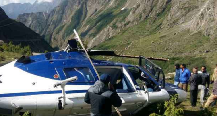 helicopter बद्रीनाथ में निजी हेलीकॉप्टर क्रैश, आठ लोग जख्मी, एक की हालत गंभीर