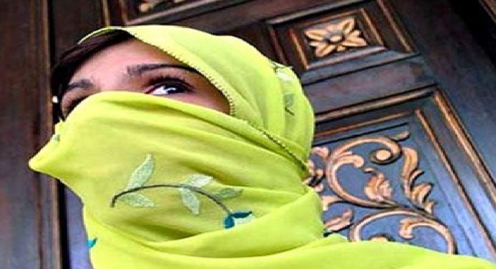 pakistan पाकिस्तानी लड़कियों का जबरन धर्मांतरण कराने पर करांची में विरोध प्रदर्शन