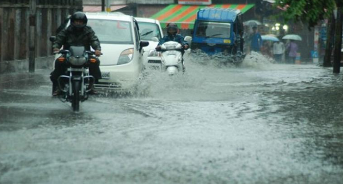 snl बारिश के कारण मुंबई में हाई टाइड अलर्ट, गुजरात में भी बढ़ी मुश्किलें