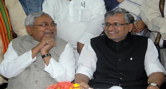 SUCHIL MODI AND NITISH KUMAR बीजेपी ने दिया नीतीश कुमार को समर्थन, एनडीए के नेता के तौर पर नीतीश कुमार को चुना गया