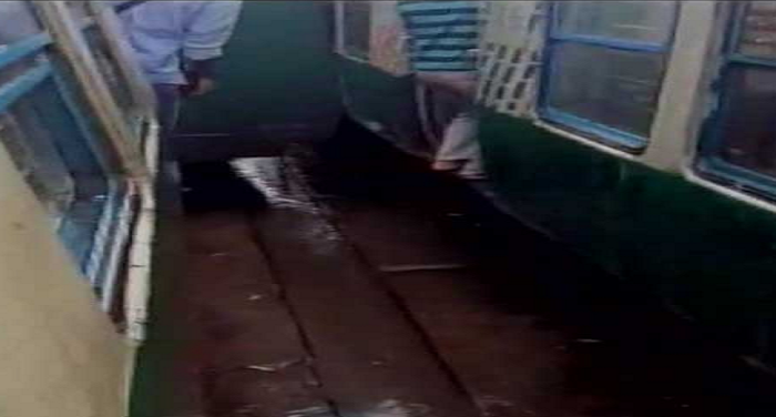 sealdah station, train accident, train derail, passengers injured