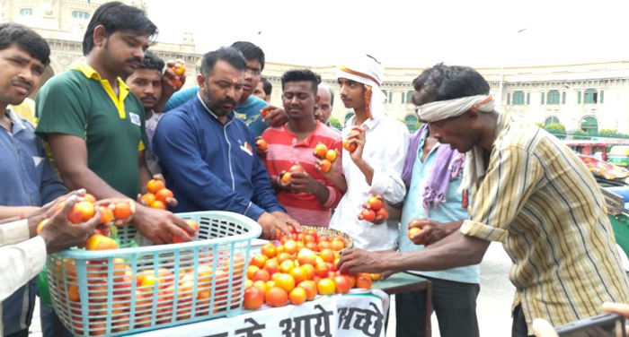 congress, congress worker, sell tomatoes, up assembly