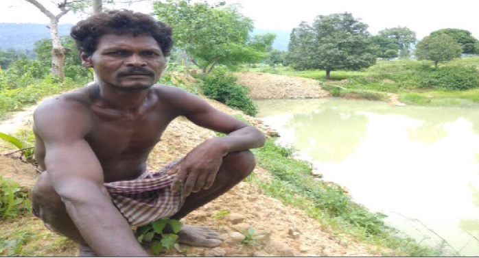 pond, mountain man, dashrath manjhi, village, koriya district