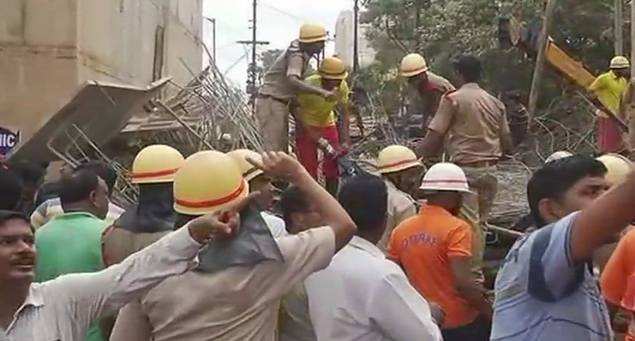 construction bridge collapsed ओडिशा: निर्माणाधीन पुल ढहने से 2 की मौत, 10 घायल