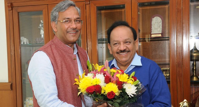 cm with harshvardhan केन्द्रीय मंत्री डॉ हर्षवर्धन से की सीएम त्रिवेन्द्र सिंह रावत ने मुलाकात