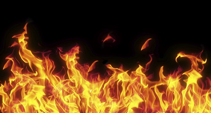 fire गांधी नगर में कपड़े के गोदाम में लगी आग, फायरब्रिगेड जुटी काबू पाने में