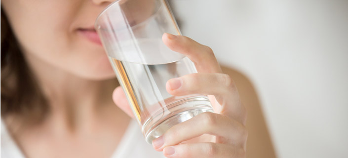 drinking water reduce obesity risk गर्मी में अपने बच्चों को आप भी रखना चाहते हैं स्वस्थ, तो पिलाएं ये हेल्दी ड्रिंक्स